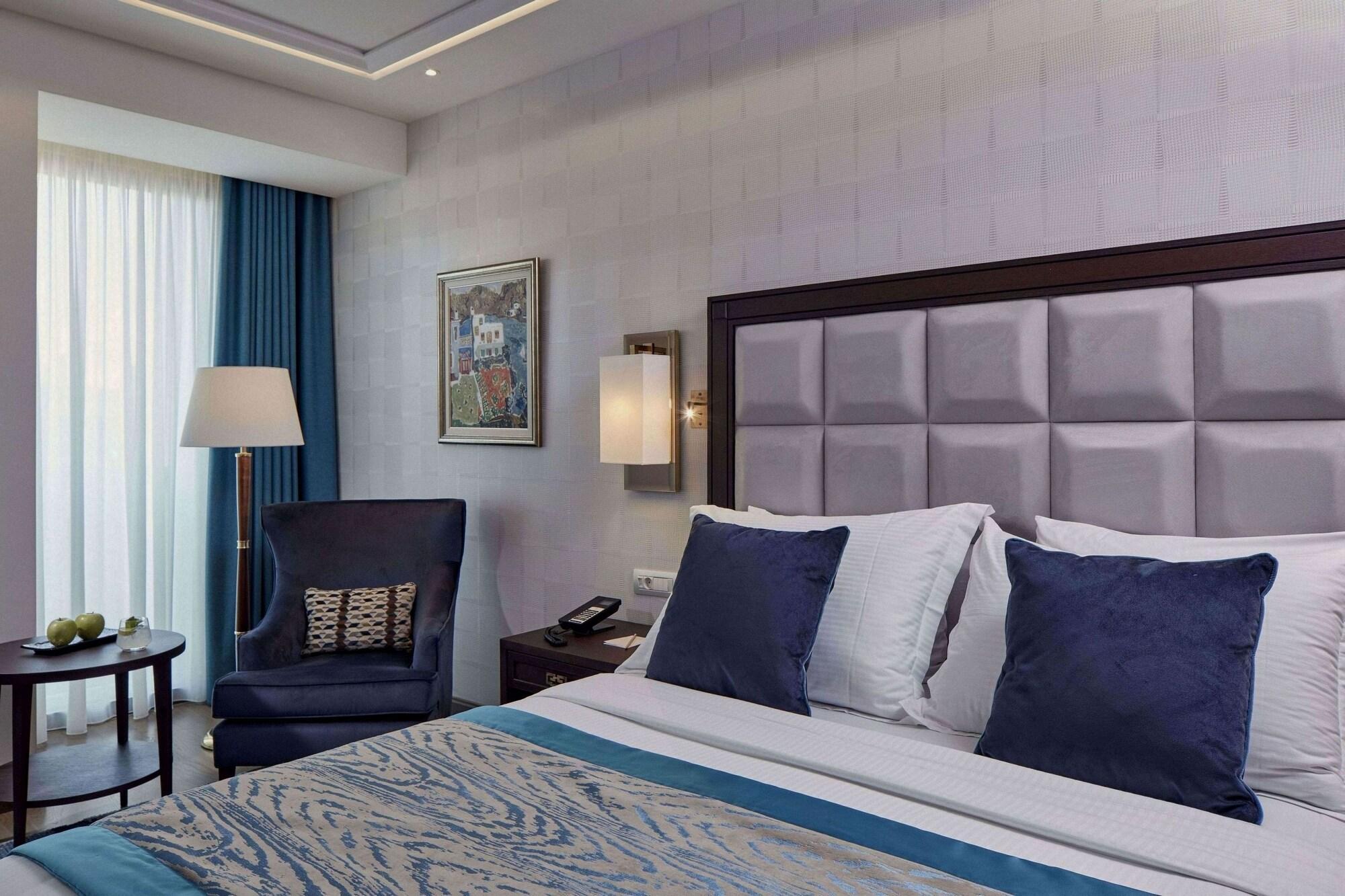 Electra Metropolis Hotell Athen Eksteriør bilde Deluxe Room